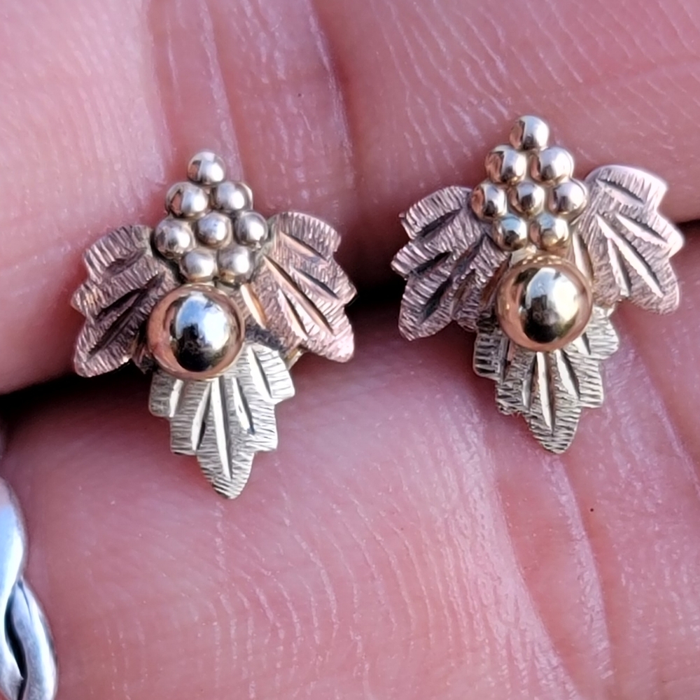 10k solid gold Black Hills gold rose and yellow grape leaves earrings ear jacket